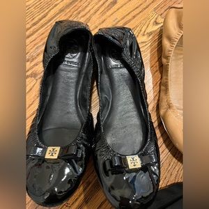 Tory burch patent leather bow flats